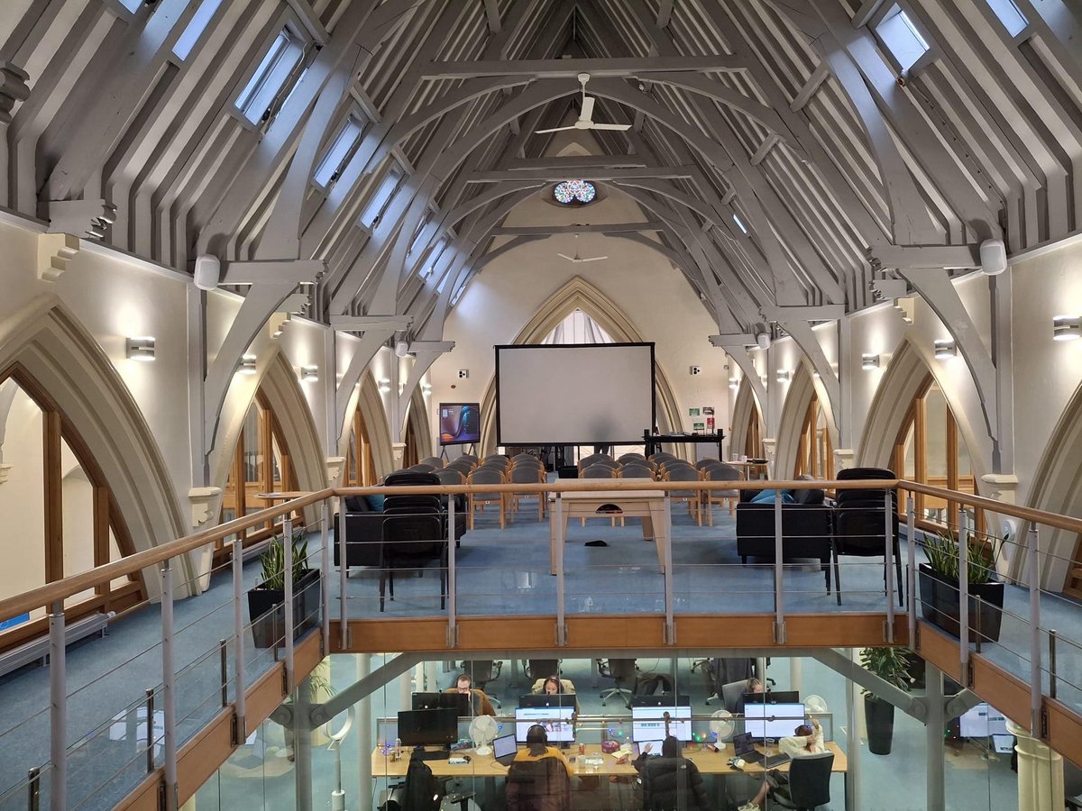 Mustard_UK's tweet photo. Mustard installing specialist Audio Equipment at the very impressive @tecman_tweets HQ in Wolverhampton, taking their company meetings to a new level for both the in person attendees as well as those dialings in via Teams, turning it into a hybrid meeting space 🙌 https://t.co/WXigoph54Y