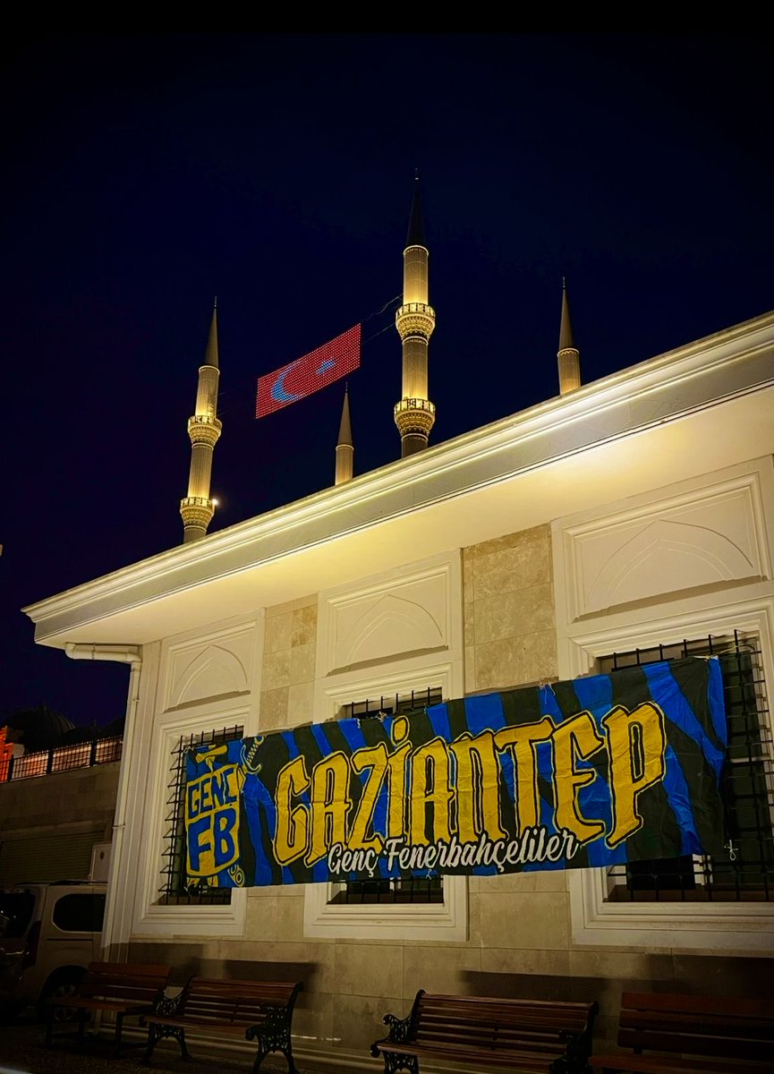 Bayrağa saygı, vatana sadakattir.