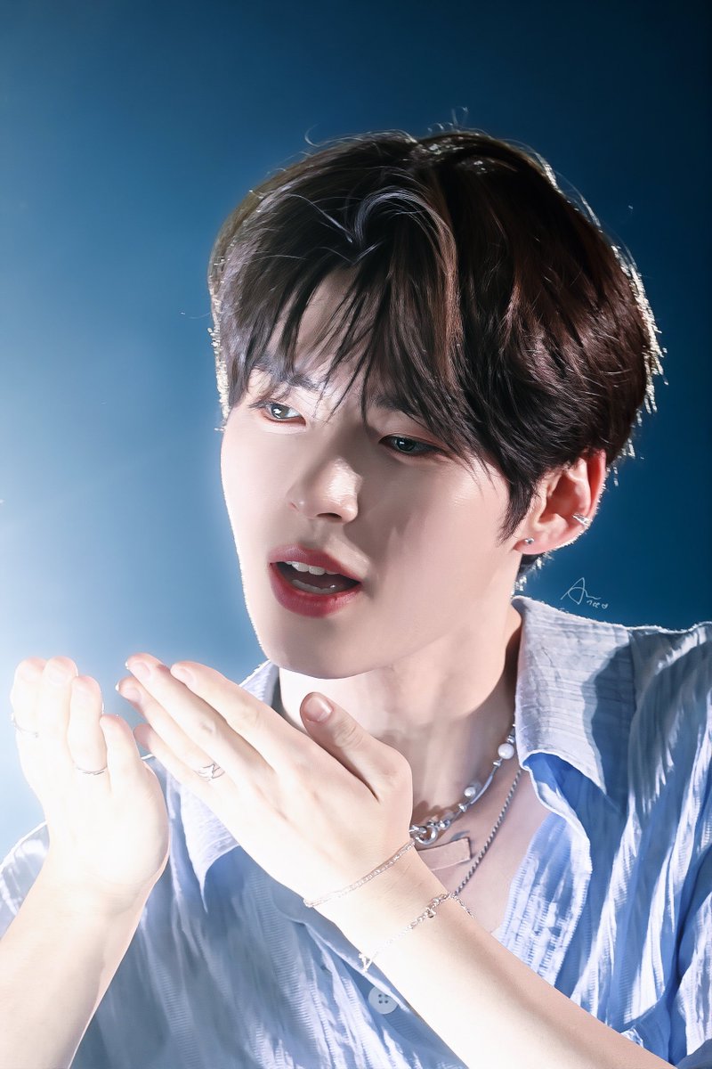 250705

😙😙

#SUNGHANBIN #성한빈 #ソンハンビン #成韩彬
#ZEROBASEONE #ZB1 #제로베이스원 #제베원