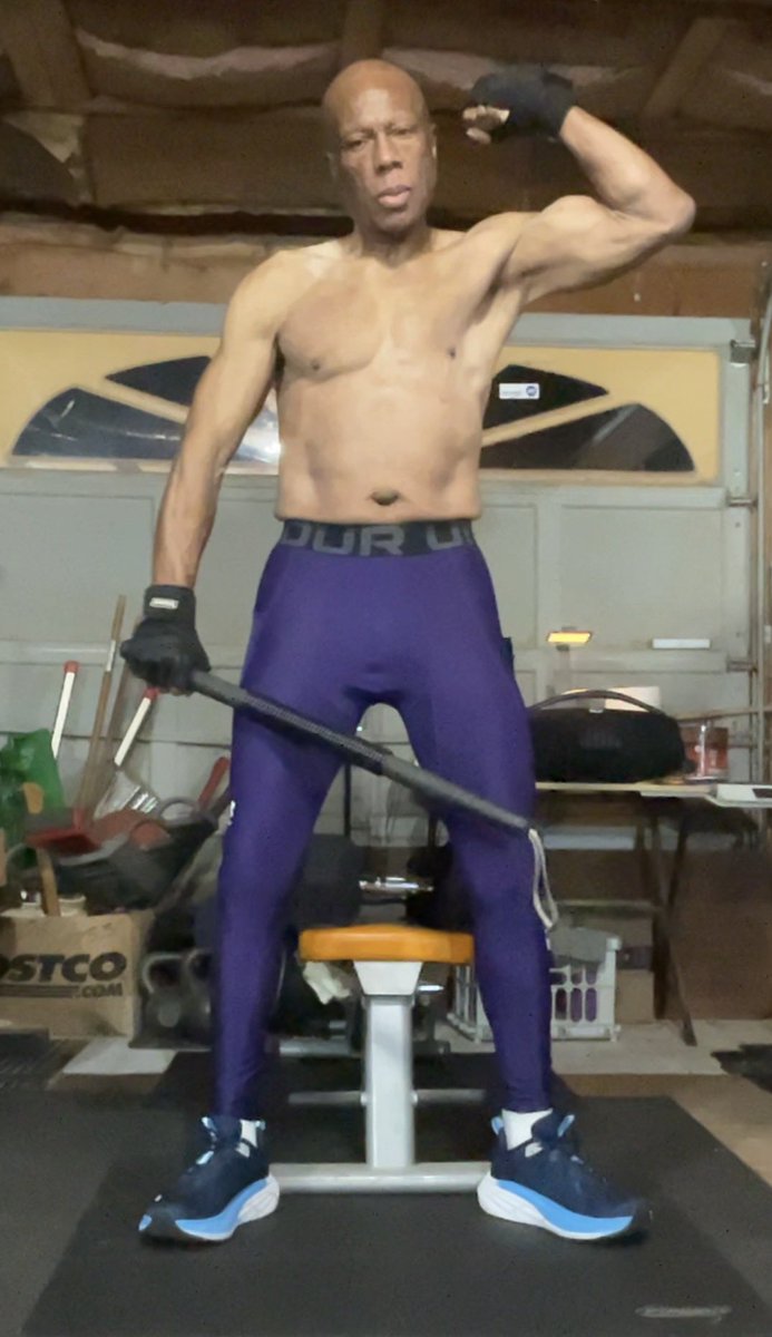 Sexagenarian59's tweet image. Final Round: #Sarcopenia, once dominant, is on the ropes. #AgingBody, reinvigorated by a cocktail of exercise, nutrition, and sheer determination, delivers the knockout blow🥊. A right cross🥊 of cellular regeneration puts Sarcopenia down for the count.🤭