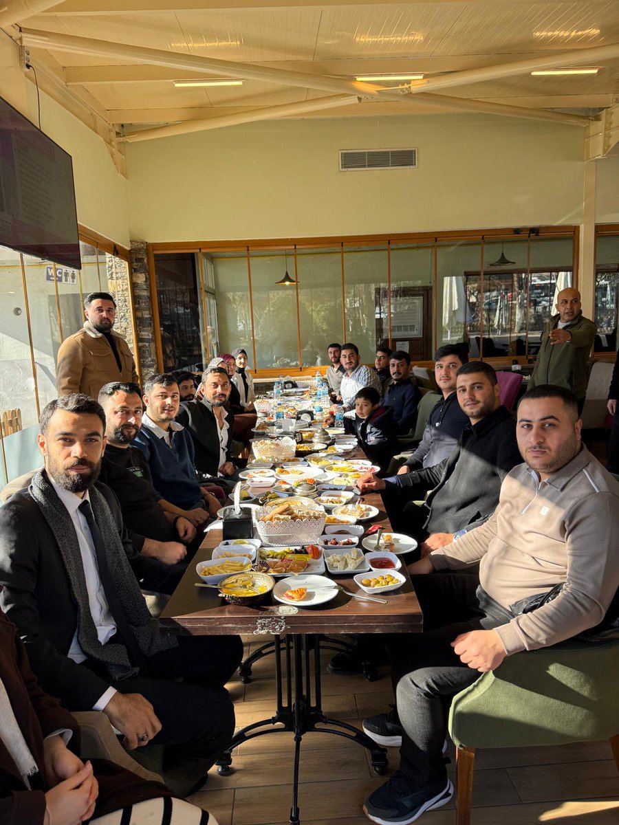 Gençlik Kolları yönetimi olarak, yönetimdeki arkadaşlarımızla birlikte kahvaltı programı eşliğinde istişare toplantısı gerçekleştirdik Hayırlara vesile olsun inşallah. #AKPARTİ <a href="/avyusufibis/">Yusuf İBİŞ</a> <a href="/eyupkadirinan/">Eyyüp Kadir İnan</a>
<a href="/furkankucukk_/">Furkan KÜÇÜK</a> <a href="/akgencliksurfa/">AK Gençlik Şanlıurfa</a>
<a href="/akgencliksurfa/">AK Gençlik Şanlıurfa</a> <a href="/ramazanacar199/">Ramazan Acar</a>