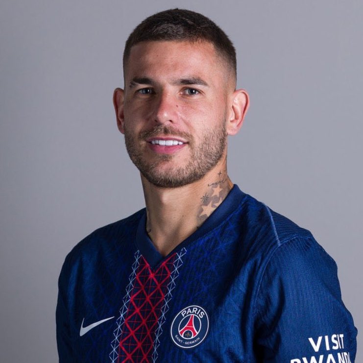 centregoals's tweet image. 🚨🚨| BREAKING: Lucas Hernandez and his wife have been accused of human trafficking and hidden labour. 

A Colombian family has accused that the couple made them work from September 2024 to November 2025 without a legal framework and with extremely long working hours.

Each…