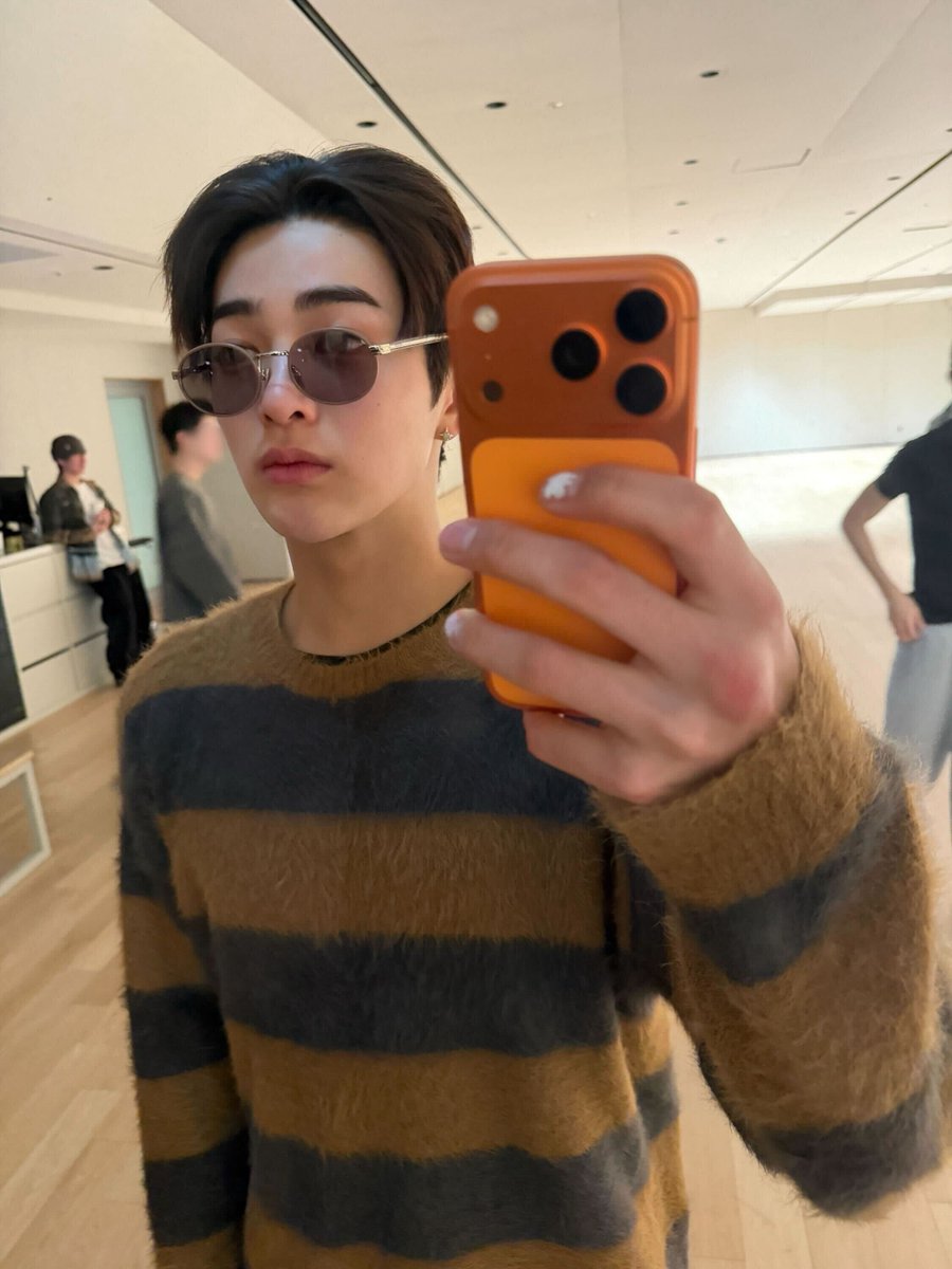 cortis_crave's tweet image. [260121] #KEONHO Weverse Post! 🌟

a new pair of sunglasses

#CORTIS #코르티스