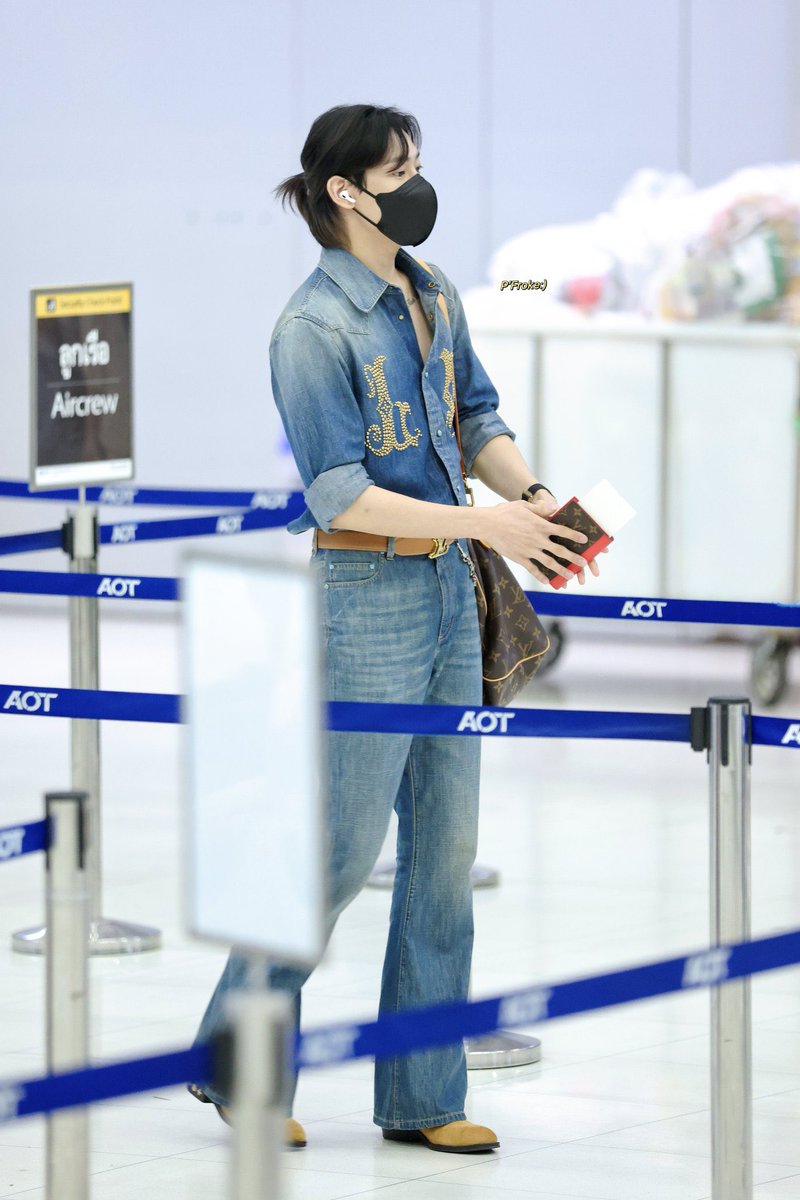 ไม่แปลกใจทำไมได้ไปเดินอยู่บนรันเวย์ 

#BamBamxLVMenFW26