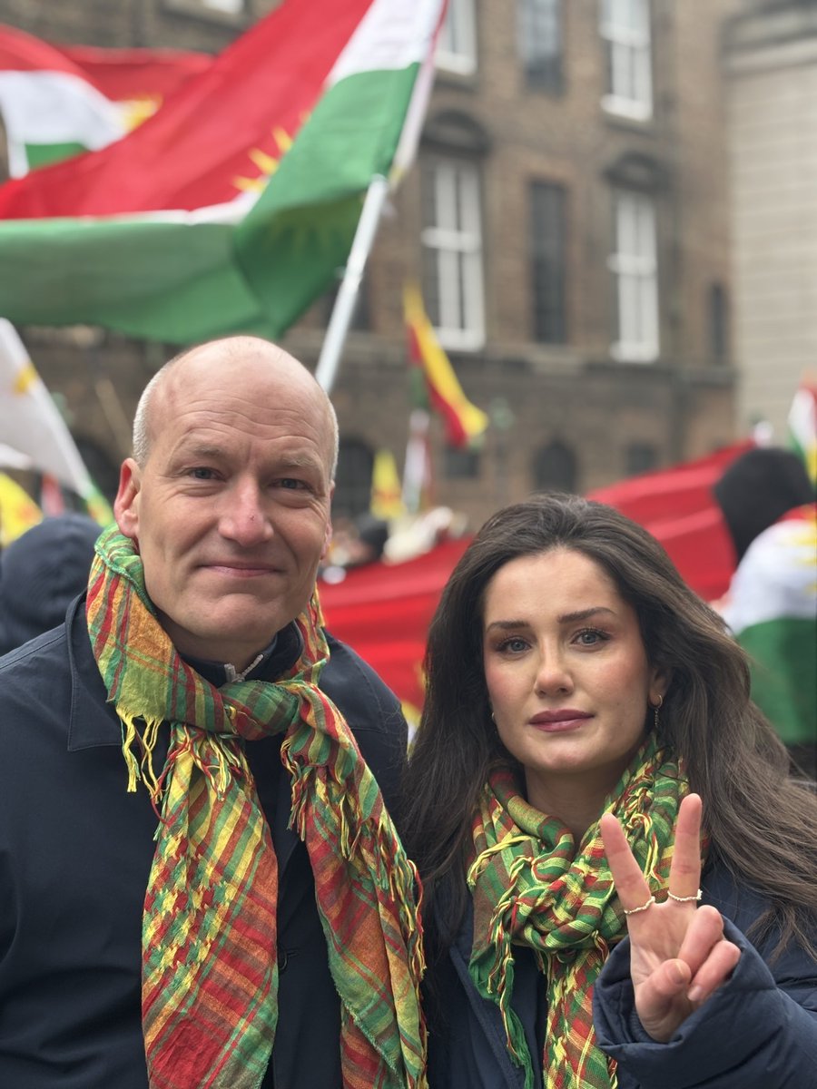 pelledragsted's tweet image. All our Solidarity with Rojava❤️Demonstration in front of the danish Parliament today.