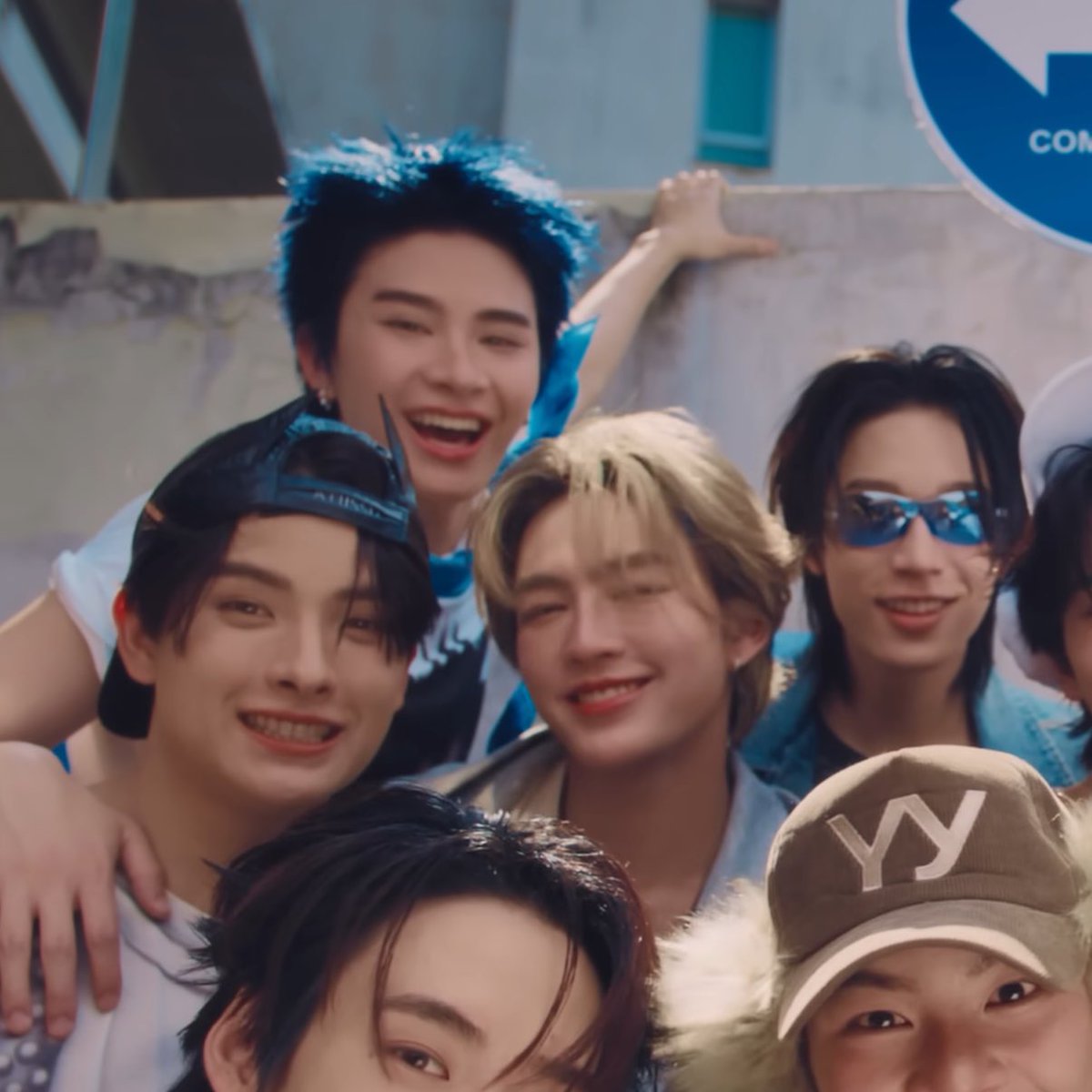 lulooyayaa's tweet image. 