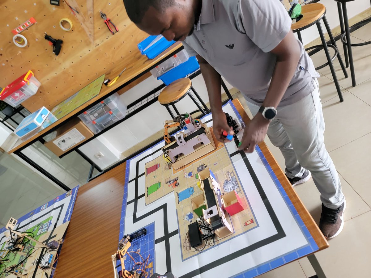 Creativity Lab - Rwanda tweet media