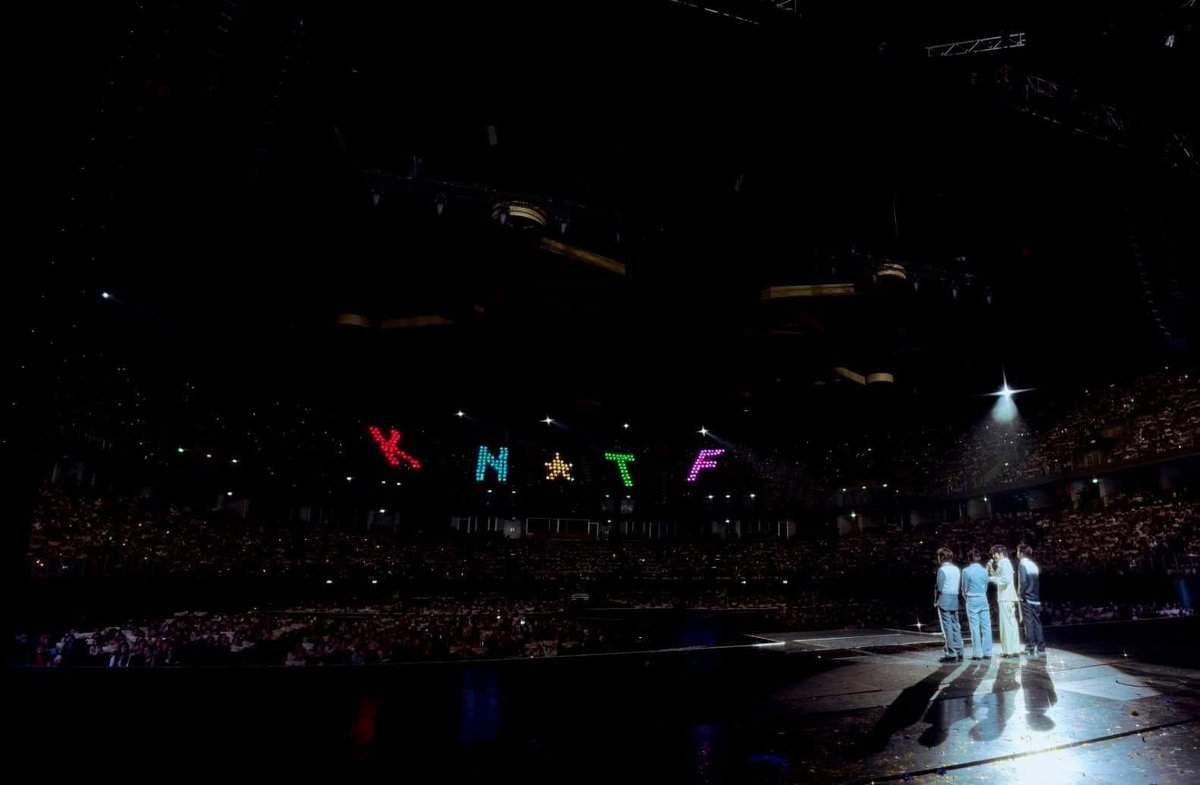 A•M LIGHT BOX tweet media