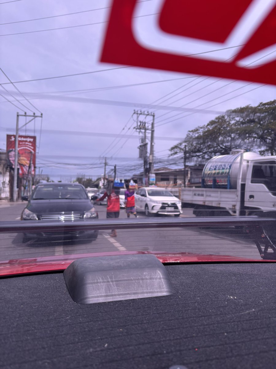 セブ島の評価　（100点満点）
泊まったホテル　70点
食事　40点　脂っこい
海　100点
バス　50点　安い
タクシー　70点　grabが便利安い
道路20点　ガタガタ、舗装されていないところあり。都市部は大渋滞排気ガス
人の親切度70点　優しい人が多い。
治安　60点　昼間は良い