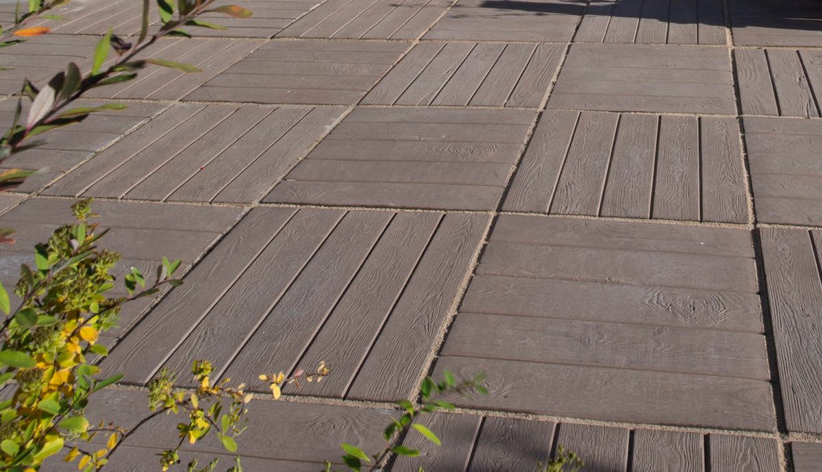 Our Deckpave Paving Kit offers a simple way to add texture and character to an outdoor space. It sits well in rustic and traditional gardens, creating an easygoing area for seating or walking without feeling over-designed.
bowlandstone.com/product.asp?pr…
