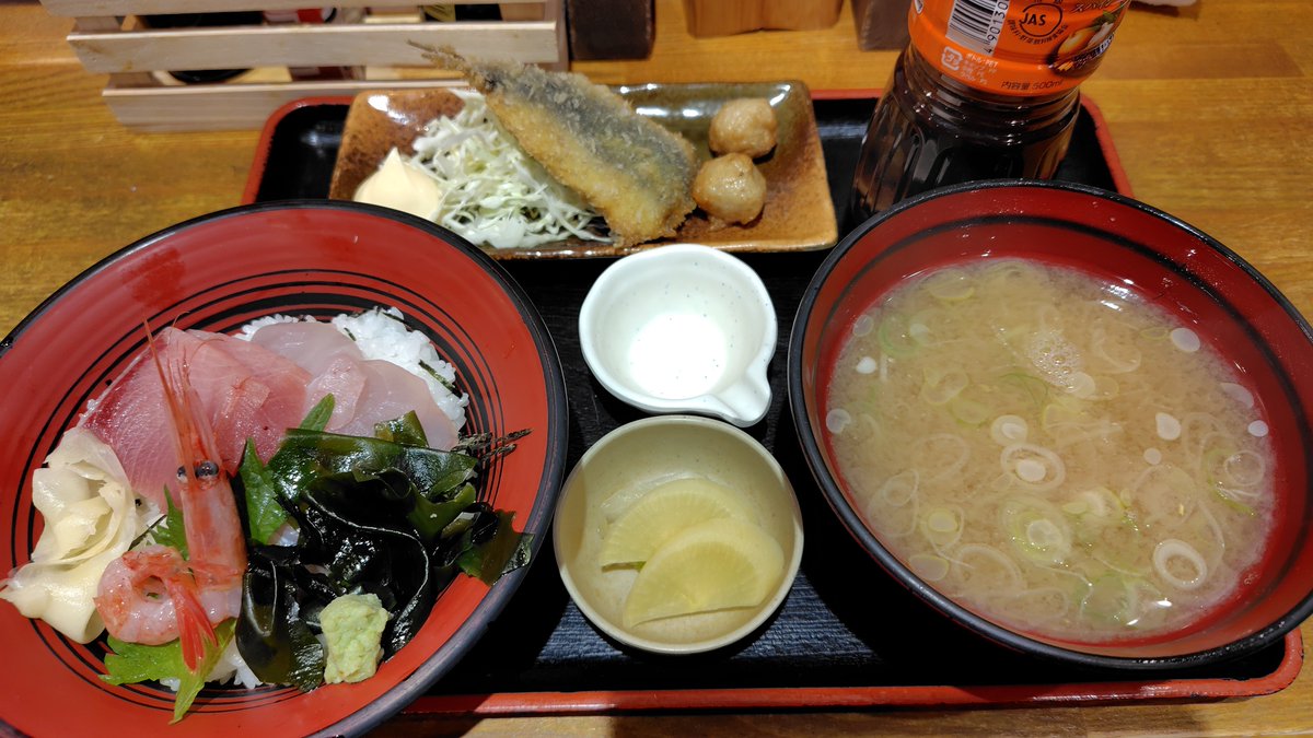 think1979's tweet image. 富山　どん亭　サービスランチＡ
帰りの新幹線　惣菜半額祭り