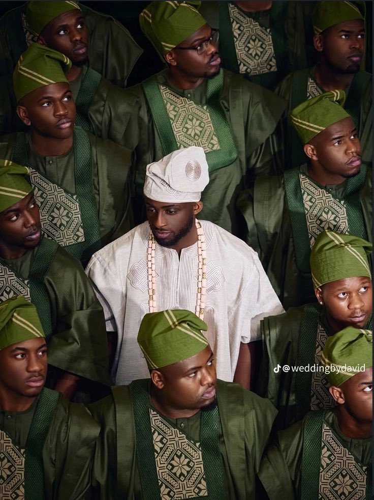 Who killed this wedding photo shoot 
The bride or the groom?
Like for the bride and retweet for the groom 

The bride                            The groom