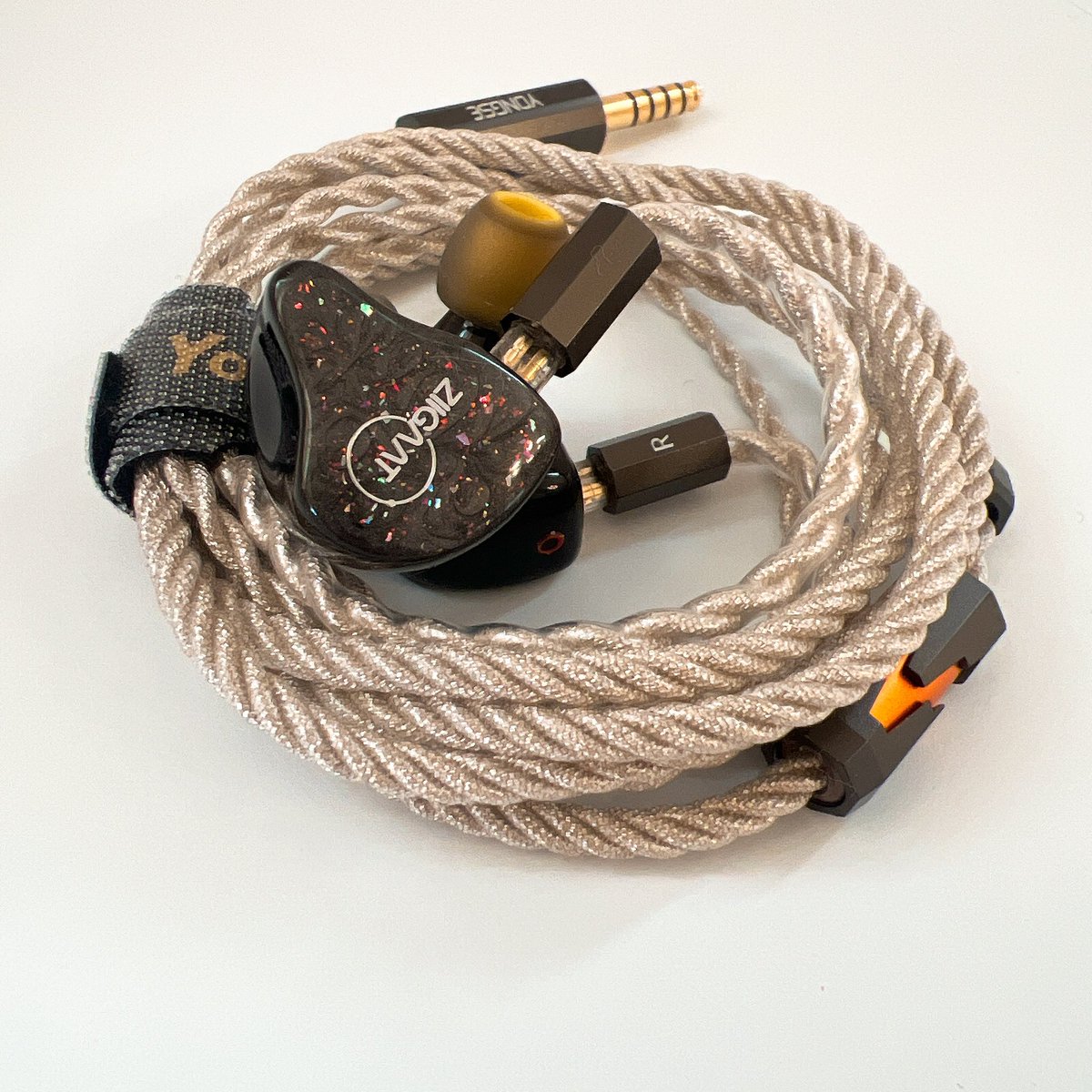 ZiiGaat x Fresh Reviews AreteにYongse Mars ケーブル挿してみた