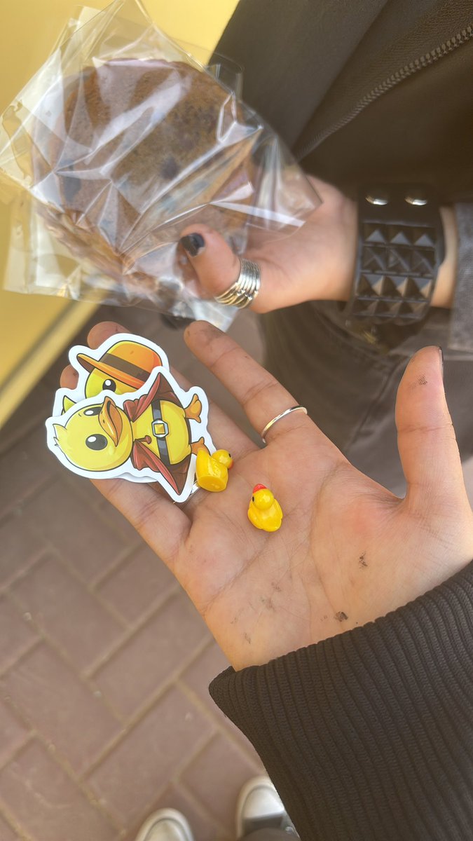 ashelllye's tweet image. بطه