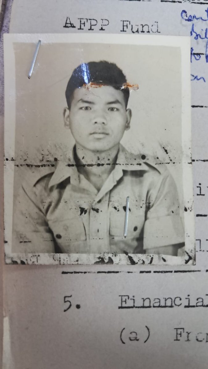 Jaishree_7's tweet photo. Remembering our Hero  
Rifleman Nir Bahadur Thapa 
1/5 GR (FF) 
on his Balidan Diwas today.  Nir Bahadur Thapa made Sarvoch Balidan, this day, 21Jan in 1990, in a land far away from his home in Sri Lanka while fighting LTTE. 
Jai Hind🫡
 #AmarBalidani #Unsunghero #IPKFbravehearts https://t.co/XuhpEgSU9Q