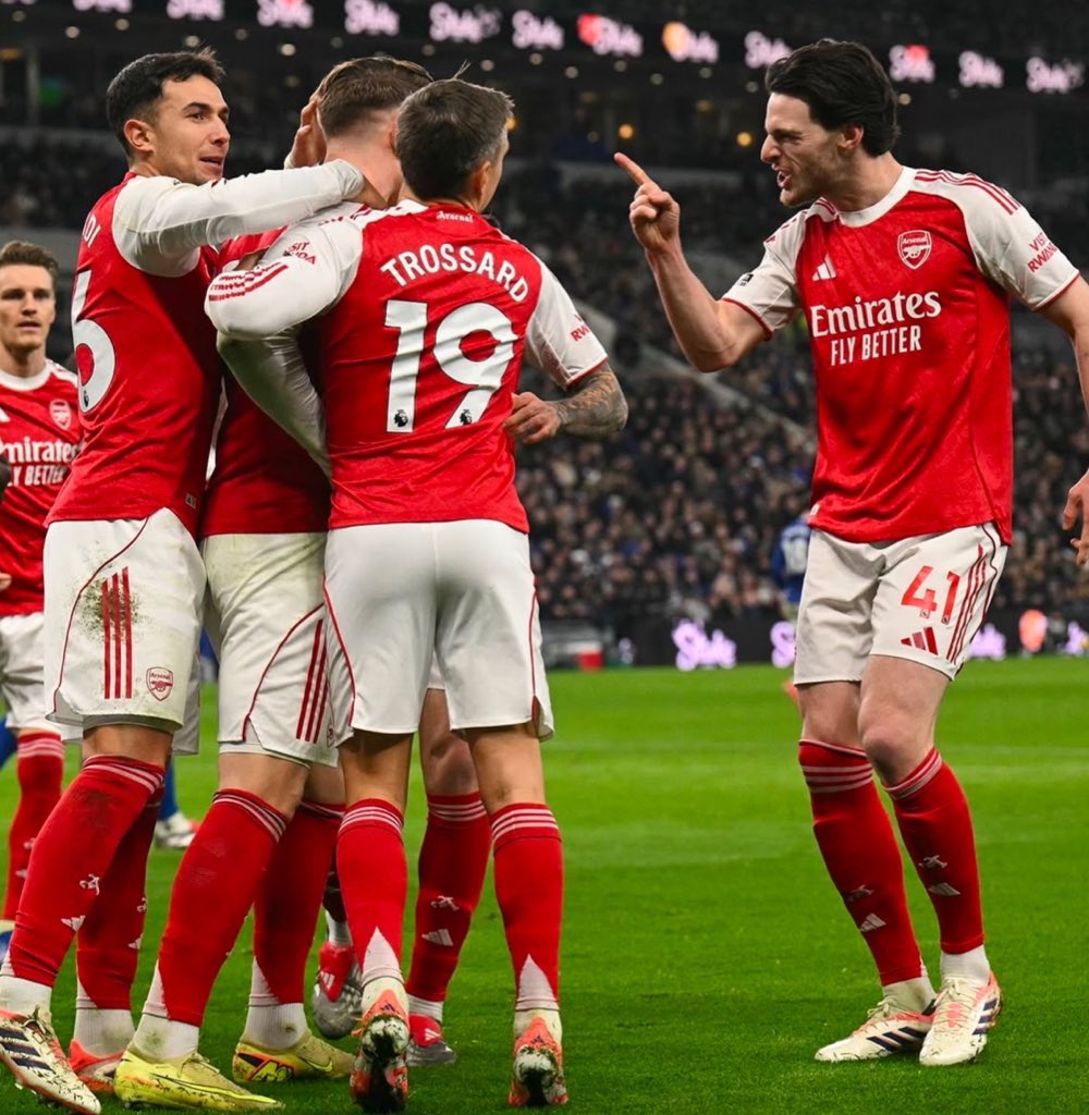 Matin_Zubimendi's tweet image. Gooners, let’s build something special ❤️🤍

I’m creating a group for Arsenal fans where we can connect, grow, support each other and talk about everything Arsenal. #coyg 

If you want to join, interact with this tweet and comment “GOONER”.