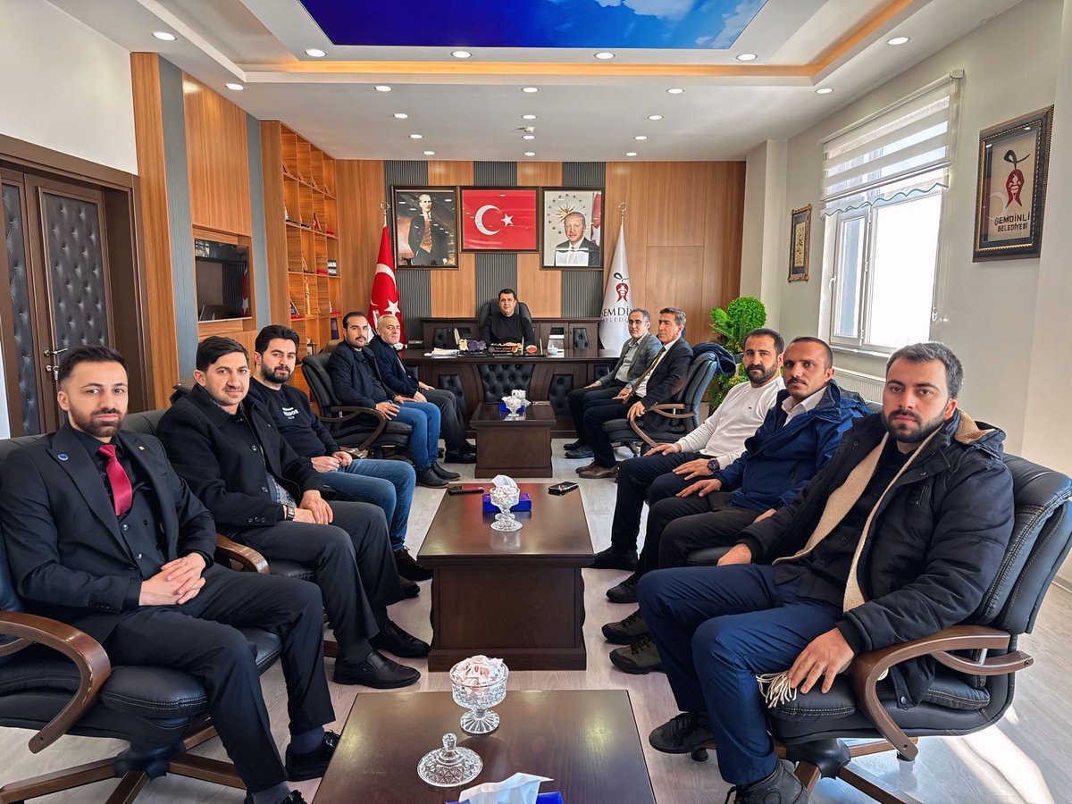 Şemdinli Sivil Toplum Kuruluşları Platformuna bağlı STK’lar bizleri makamda ziyaret ettiler. Platform sözcüsü Muzaffer AKDENİZ ve üyelerin talep ve temennilerini dile getirildiği verimli ziyaretten dolayı Platforma bağlı STK ve dernek temsilcilerine teşekkür ederiz.
