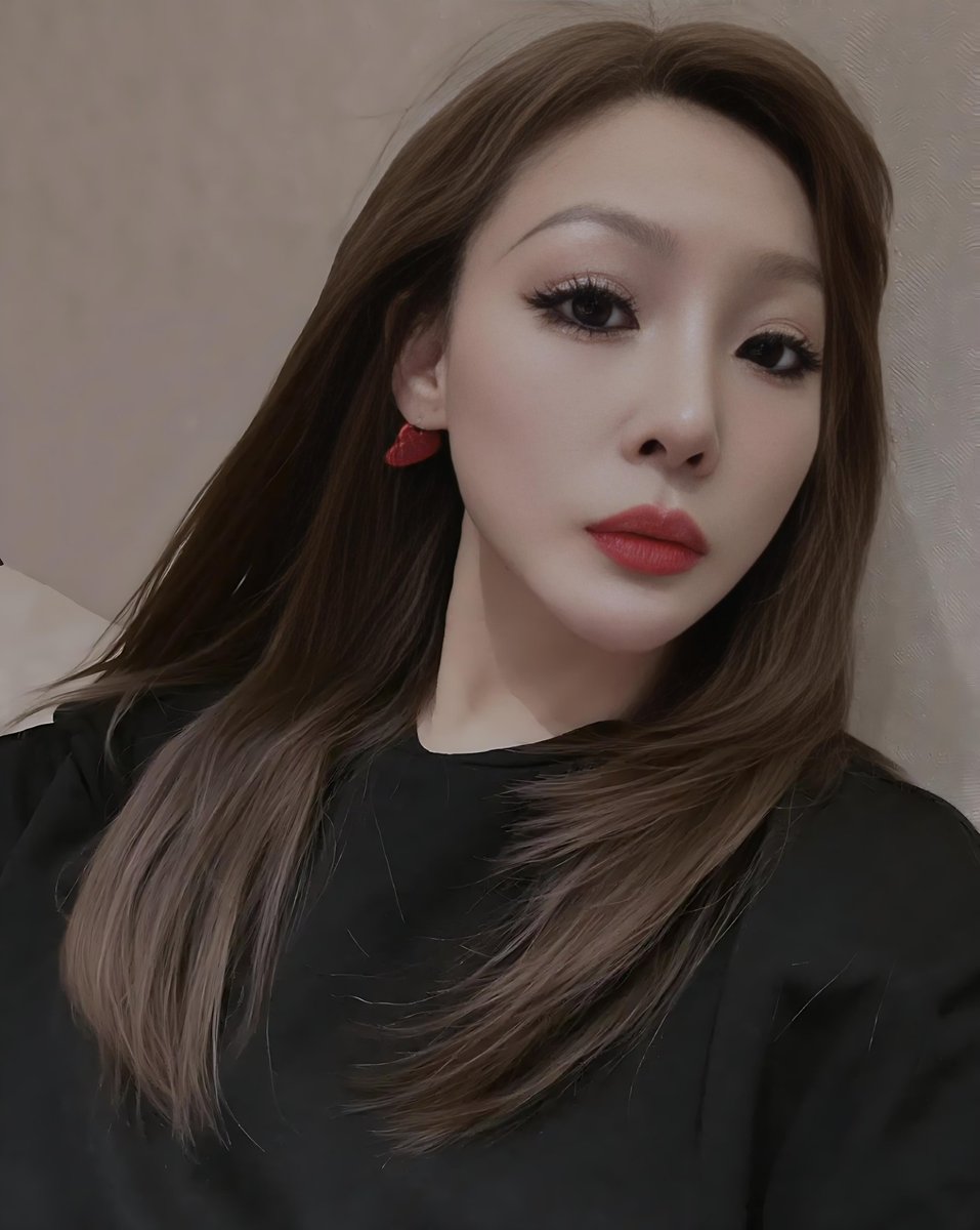 gzmilf's tweet photo. 西门口，内蒙閪，系广告公司做设计，身材牛高马大，酒量深不见底，平时加班比较多，要约一般都系比较夜嘅时间，难道中等偏上，都系果句，傻蠢穷矮丑肥全部弹开，一边打飞机一边等待绝种 https://t.co/RzolDdkaWG