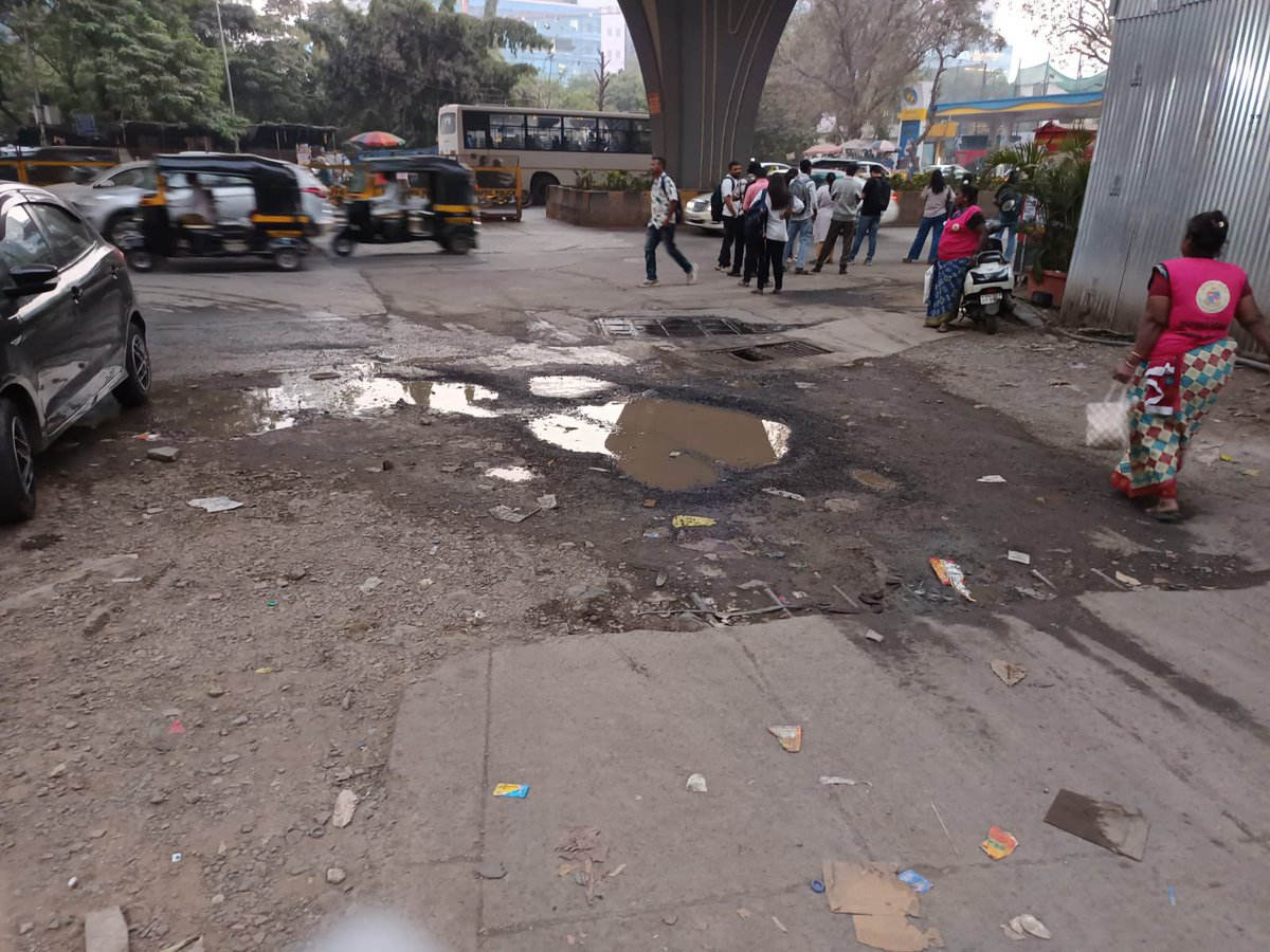 iamtg13's tweet photo. @mybmcInfra Sir we have pregnant ladies, senior citizens &amp; small children that take this road almost daily this is bone breaking 17 mani pads rd Kalina the construction co.s shud be held accountable for damaging the road tooRequest you pls get this road fixed.long overdue 🙏🏻 https://t.co/wciyoGWbhJ