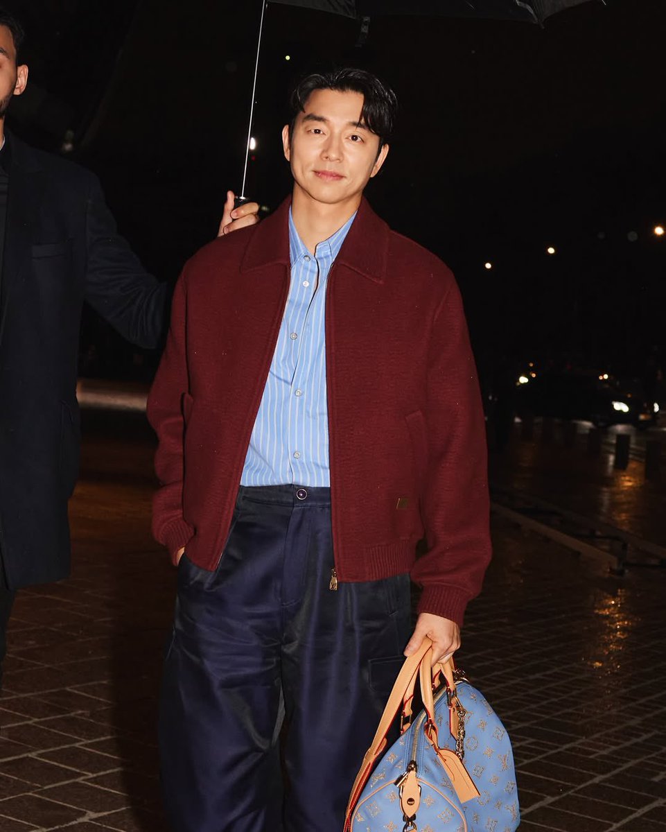 FAVE PIC ALERT 🥵

c. <a href="/GQtaiwan/">GQ Taiwan</a> 
#GongYooxLVMenFW26 #LouisVuitton