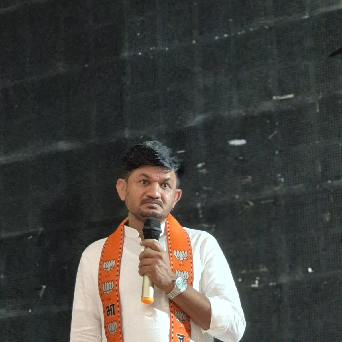 Hitendrasinhbjp's tweet photo. પંચમહાલ જિલ્લાના શહેરા શહેર અને તાલુકા મંડળના પ્રમુખ, મહામંત્રી, મંત્રી તેમજ શક્તિ કેન્દ્રના સંયોજક અને કારોબારી સભ્યો સાથેની પરિચય બેઠક દરમિયાન સંગઠનાત્મક ચર્ચા વિચારણા કરી. https://t.co/KIbgrdAGru