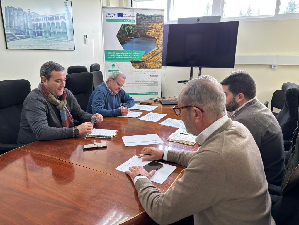Ayer celebramos el 6.º Regional Stakeholders Meeting del proyecto <a href="/interregeurope/">Interreg Europe</a> - #RAW4RES en <a href="/INTROMAC/">@INTROMAC</a>, Cáceres.

Un proyecto europeo con el que promovemos el uso responsable y sostenible de las materias primas críticas y el desarrollo de soluciones digitales y circulares para