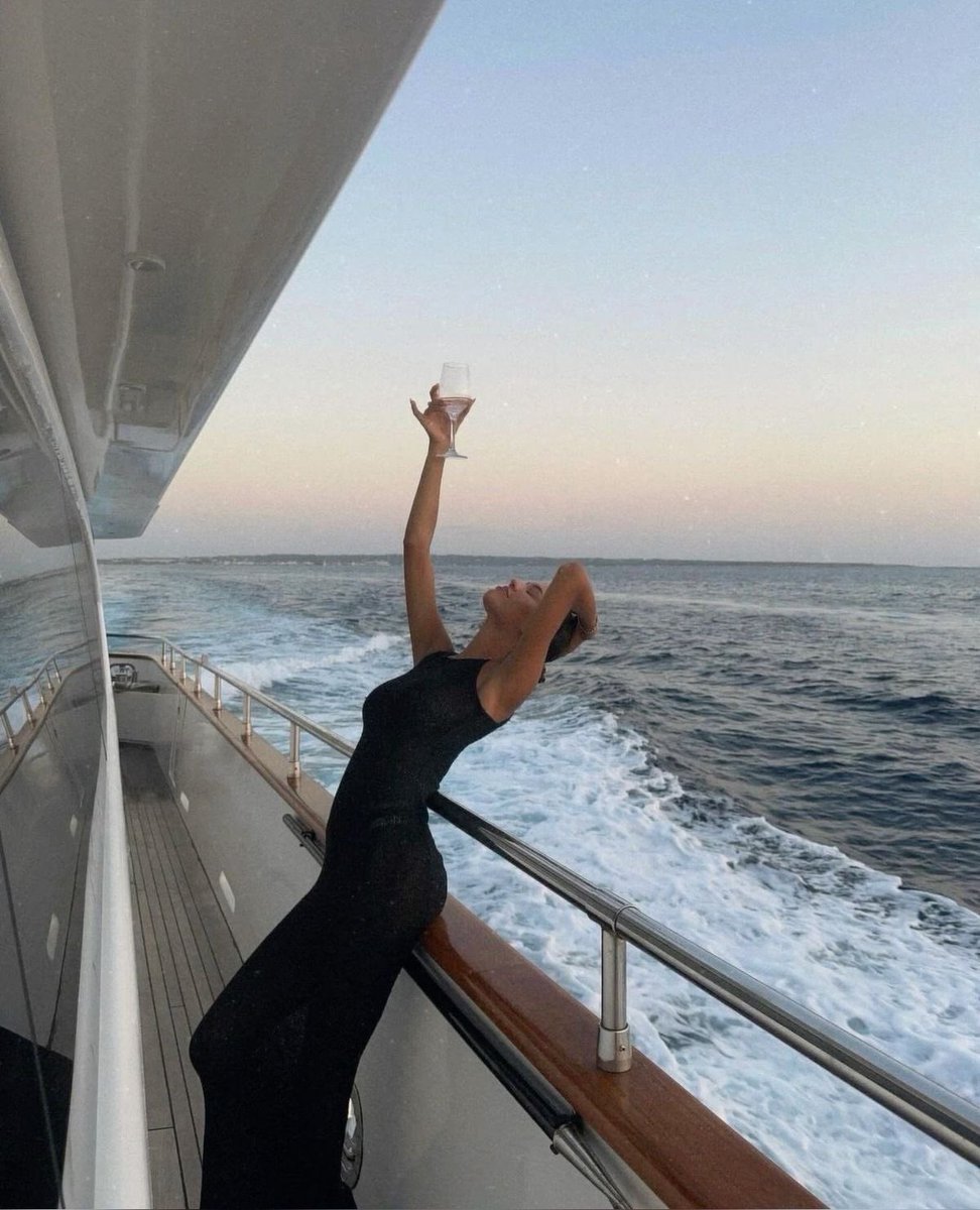 classyladylife's tweet photo. missing summer ☀️ https://t.co/b6k1XIeqAO