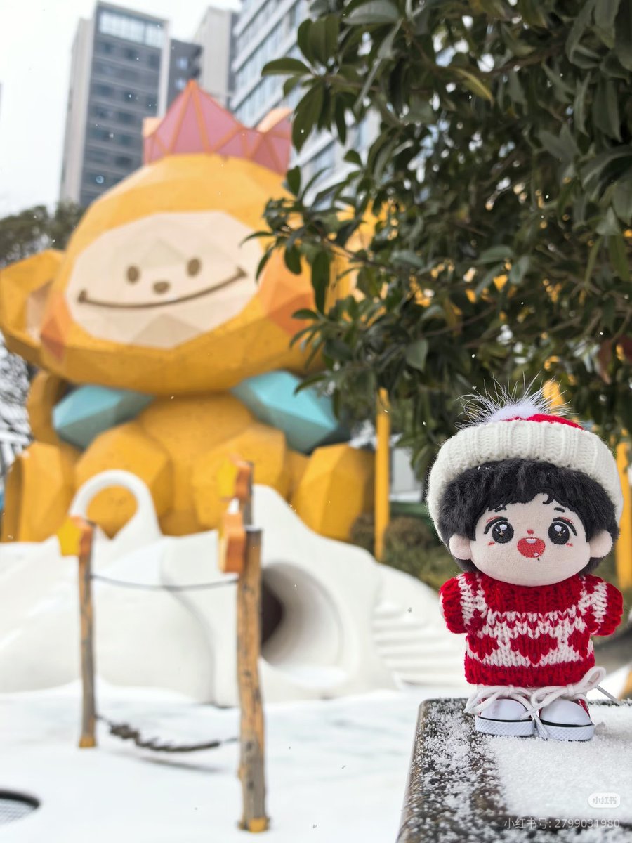 シャンソン　シャンソニエ　おまけ Jie Jie took her little one to show him the super thick snow