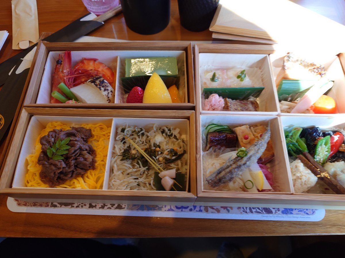saicocom's tweet photo. 観光特急36ぷらす3に宮崎空港→別府に乗りました、ななつ星は高額なので、こちらは手頃でオススメです。 https://t.co/Gz8r3py6Ce