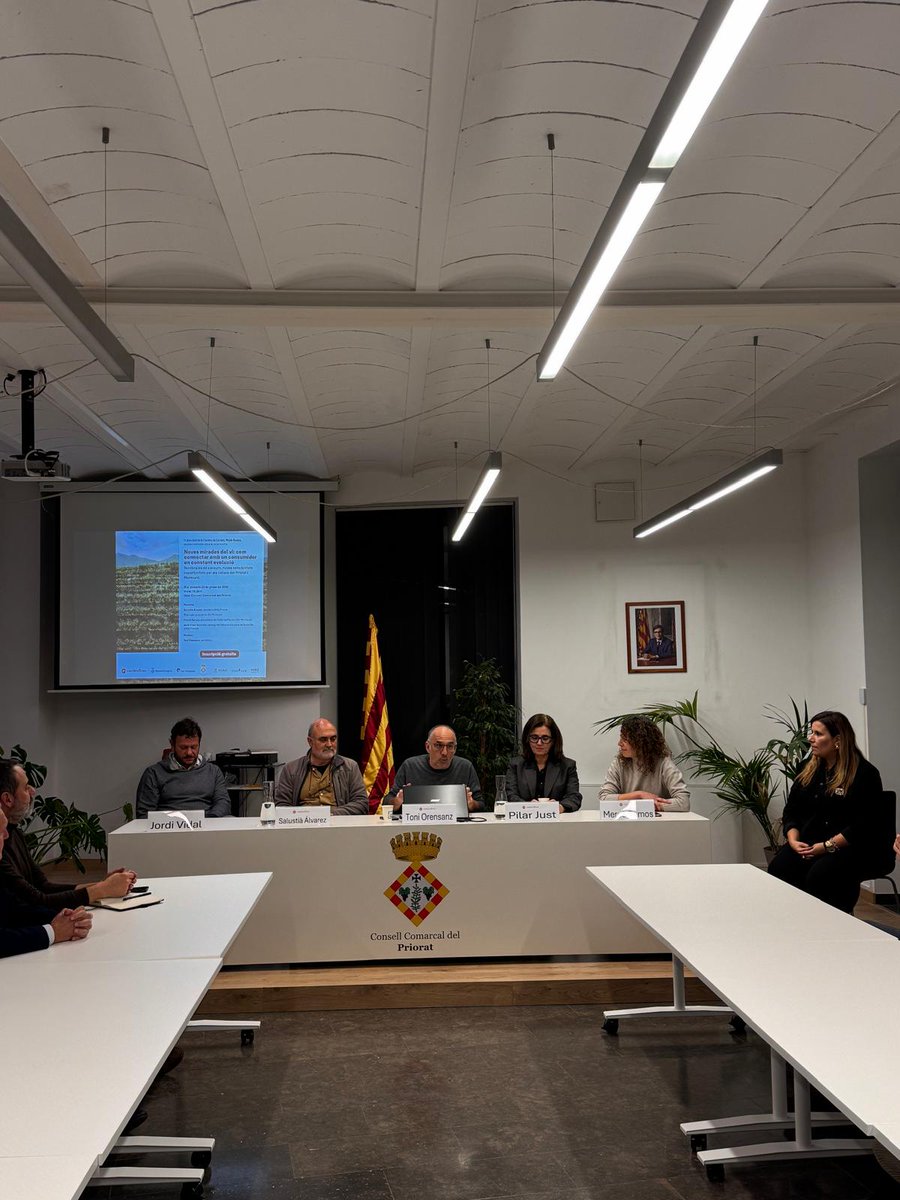 doqpriorat's tweet image. Ens sumem a la taula rodona  “Noves mirades del vi: com connectar amb un consumidor en constant evolució”  organitzada des de la @cambrareus  a la seu del @CCPriorat .

Amb el suport 👇
Costa Daurada
Diputació de Tarragona
Generalitat de Catalunya
Wine in Moderation

#Priorat