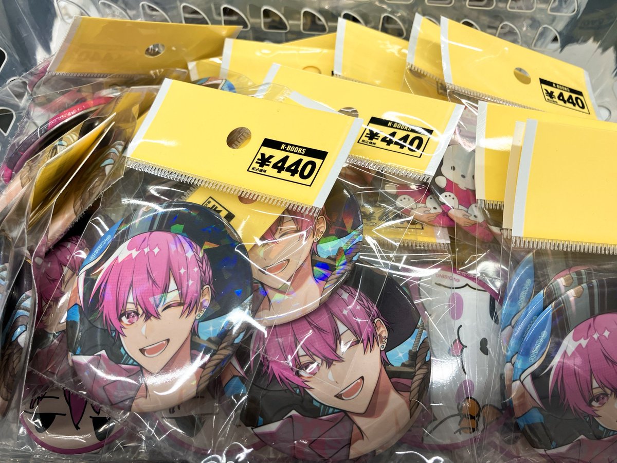 入荷情報】 いれいす 缶バッジ アクキー アクリルスタンド カード