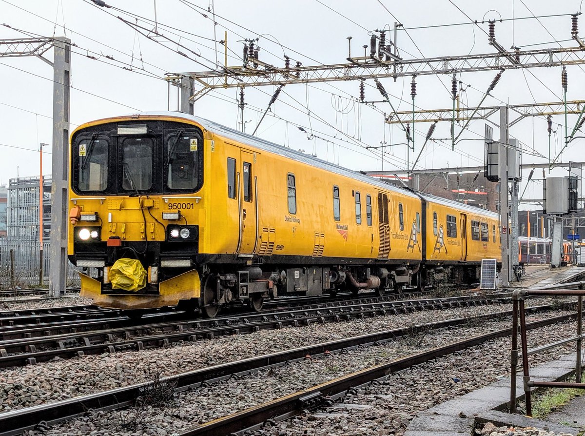 DownOnTheStour's tweet photo. Today's Photo From the Stour 📸
Soon for Withdrawal unique 950001 passes through Wolves on a run back to the Rail Technical Centre in Derby 👋
#DOTS #railwayphotography #trainphotography #class150 #class950 #networkrail https://t.co/t34pay1v7K