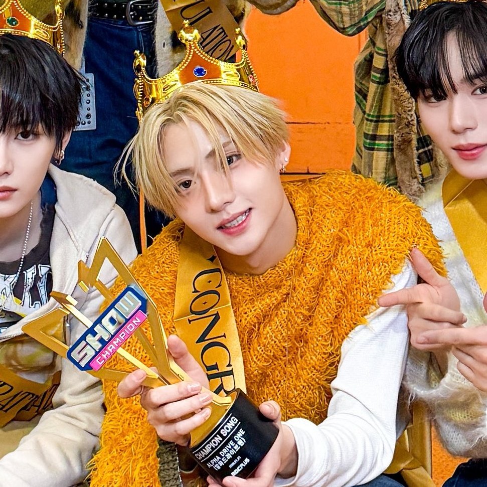 eclairswon's tweet image. His 1st win after 9 years as a trainee and 9 days since debut ♡

Once again, congratulations on your 1st win sangwon-ah!! cheers to many more wins in the future! 💛