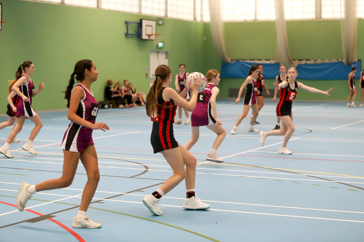 🏐👏 Huge congratulations to our U14 Netball Team!
They’re through to the 4th round of the SIS Vase for the first time ever after a fantastic win over Bedford Girls School.
Strong defence, smart attacking play and a well-earned victory.
Well done, girls!