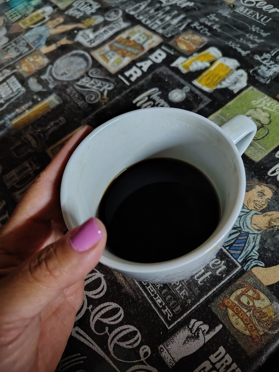 no tenes que ser dulce para agradarle a todos. (leccion del café negro)

#buendia