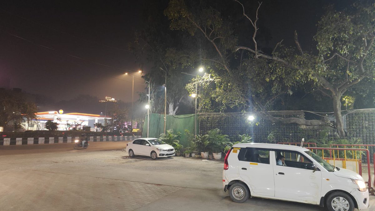 saranMotorsHpcl's tweet photo. Warm evening lights at Kaushlaya Auto keep the station active welcoming and safe
#KaushlayaAuto #EveningGlow #StationLife #SafeService #FuelStop
@hpcl_retail @NZ_HPCL_Retail @Avinashhpcl @BanaySingh07 @hardik_HPCL @HPCL_Delhi https://t.co/MWJCZnTC0b