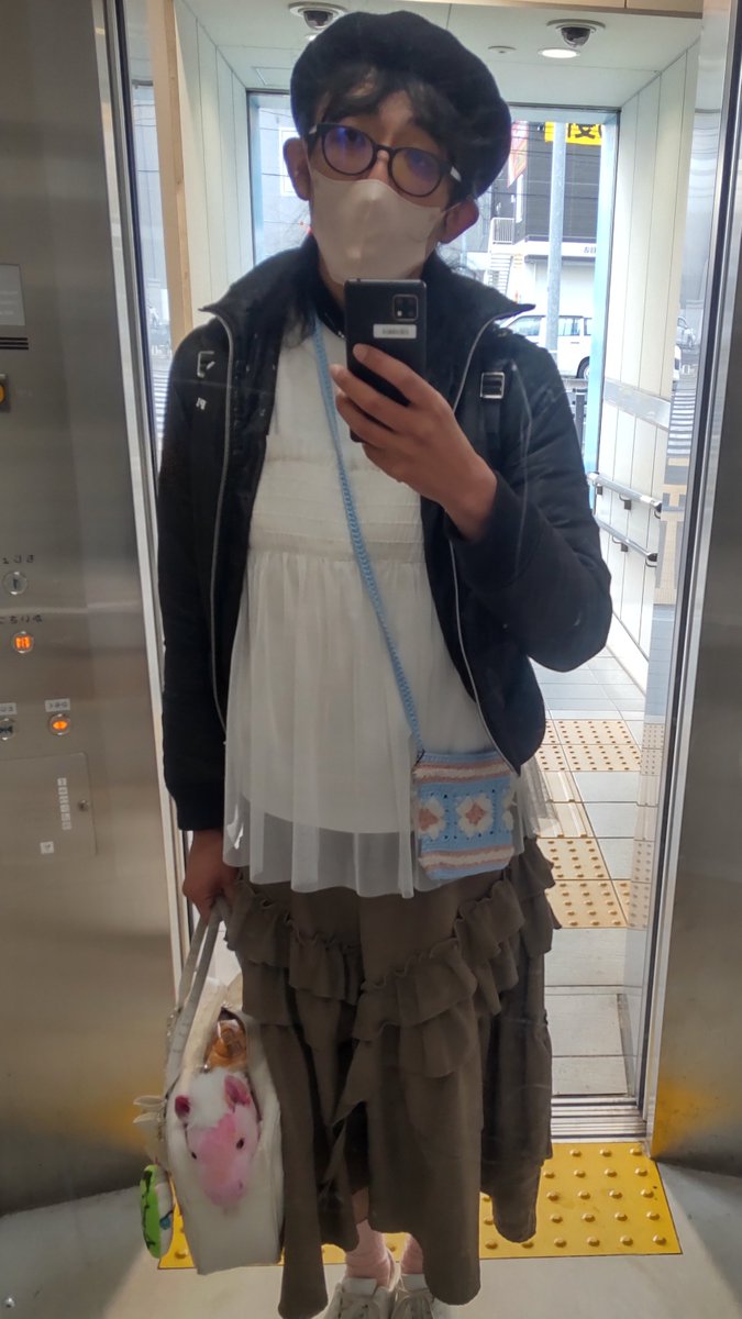 ExitSendai's tweet image. 大事なことはしっかり書ききったので、ここからはまたゆるポスします。
こちらは今日のお出かけコーデです。あんまり難しいこと考えずにのんびり行こうよって気分を表現したような服装。