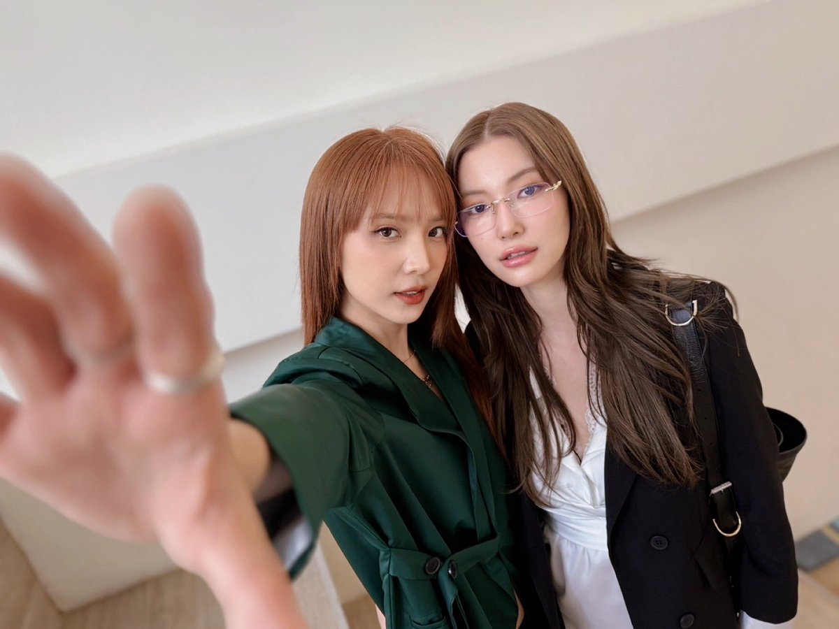 เป็นคนของฉัน😎….ใครหน้าไหน….ก็ไม่มีสิทธิ์🙅🏼‍♀️…มารังแกคนของฉันทั้งนั้น😏….. 

#.มีสติหน่อยคุณลัลล์ 
#.ฆ่าได้ฆ่า 
#.🦊🩷🐯
#.😎😎😎😎
#.🌹🌹🌹🌹

#EnemiesWithBenefits 
#GMMTV
<a href="/Janhae/">JH</a> <a href="/Jingjingyu364/">Jingjingyu36 ₊⋆ 🎀 🧸 ꔛ 𓂂</a>