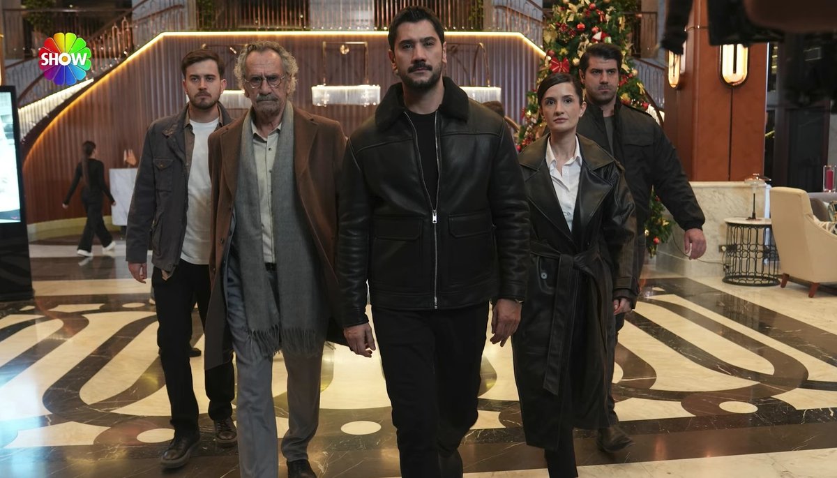 nurumsssu's tweet image. yeni gunumuzde izleyeme giderken bizim karizma ( pazar