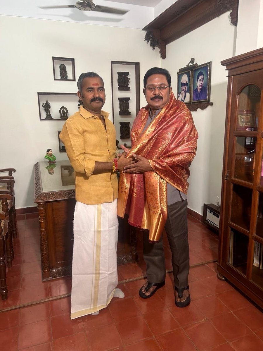 asuvathaman's tweet photo. We extend our warm wishes and heartfelt welcome to 
Respected Shri TTV Dhinakaran on joining the NDA alliance.

His association will be an added strength to the mega NDA alliance, further reinforcing our collective vision and resolve.

Wishing him all the very best as we move forward together for the welfare of the people.

மரியாதைக்குரிய திரு டிடிவி தினகரன் (@TTVDhinakaran)அவர்கள் தேசிய ஜனநாயக கூட்டணியில் இணைந்திருப்பதை மனமார்ந்த மகிழ்ச்சியுடன் வரவேற்கிறோம்.

தேசிய ஜனநாயக கூட்டணிக்கு அவர் இணைவது கூடுதல் பலமாக அமையும் என்பதில் எவ்வித சந்தேகமும் இல்லை.

ஒன்றிணைந்து மக்கள் நலனுக்காக வலுவான பயணத்தை தொடர்வோம்.

@blsanthosh @NainarBJP @KesavaVinayakan