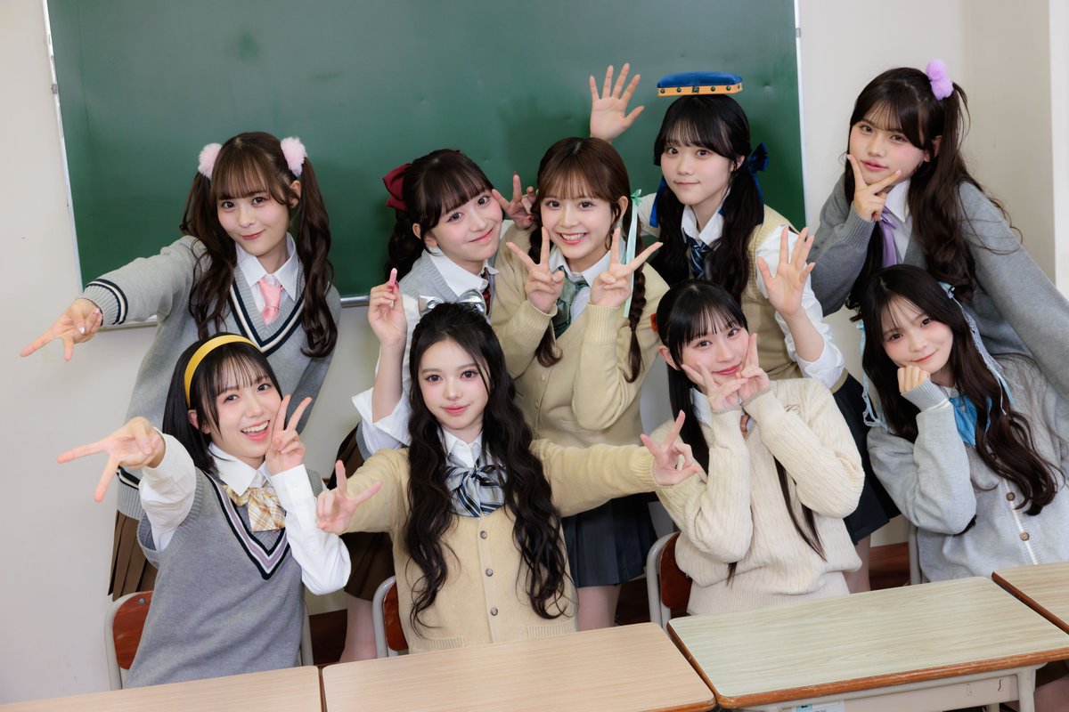 高梨ゆな MORE STAR オンライン特典会 私服オン特 新衣装のオンライン特典会の受付が本日の23:59までです！！！あと2時間