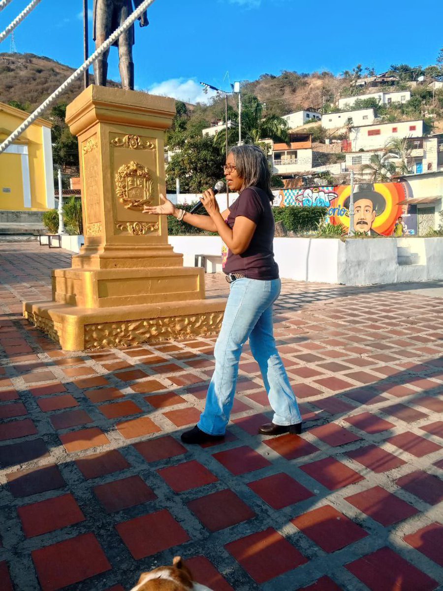 RoiLopezRivas's tweet image. En la Plaza Bolívar del Municipio Revenga en Aragua se realizó un Conversatorio y creación de pancartas exigiendo la liberación del presidente Nicolás Maduro y la primera dama Cilia Flores.

#BringThemBack #LosQueremosDeVuelta