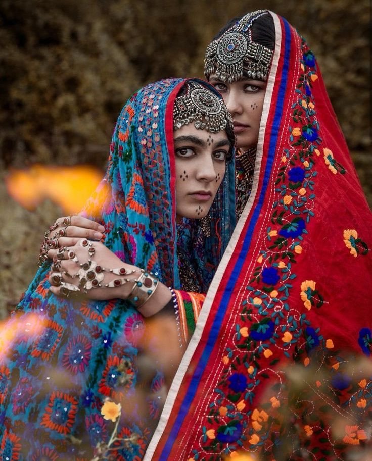 AfgZoroastrian's tweet photo. The authentic Afghan culture. Tattoos have been since day one.  

And then the cult took over. https://t.co/wldOjDxoU0