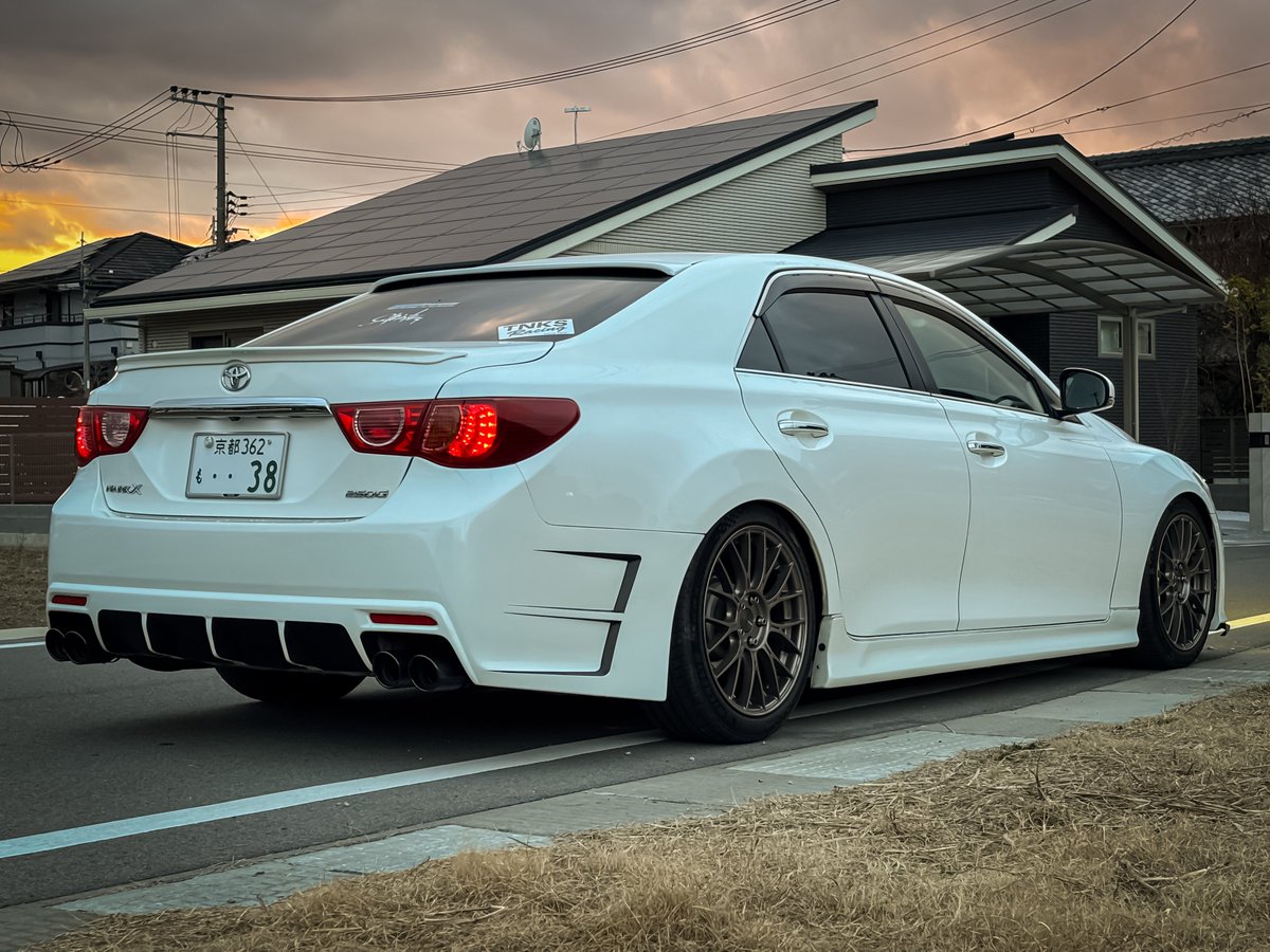 こ tweet media
