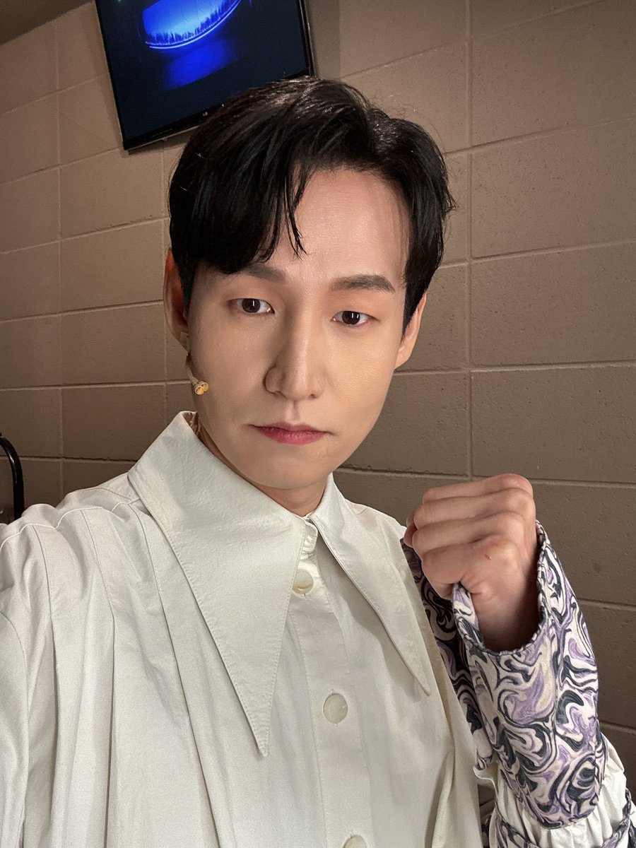 긴긴밤!  오늘 1.21부터~ 3.29까지 건강하고 행복하게 달려보겠습니다.  함께 달려 주실꺼죠?  흐흐

(열정적이 담긴 포즈입니다.)