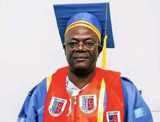 PascalL5990's tweet image. “Il ne faut plus penser aux élections”,affirme le professeur Albert Kabasele Yenga Yenga,établissant un parallèle assumé avec d’autres théâtres de guerre. “Est-ce qu’il y a un projet d’élections en Ukraine ?”, interroge-t-il.