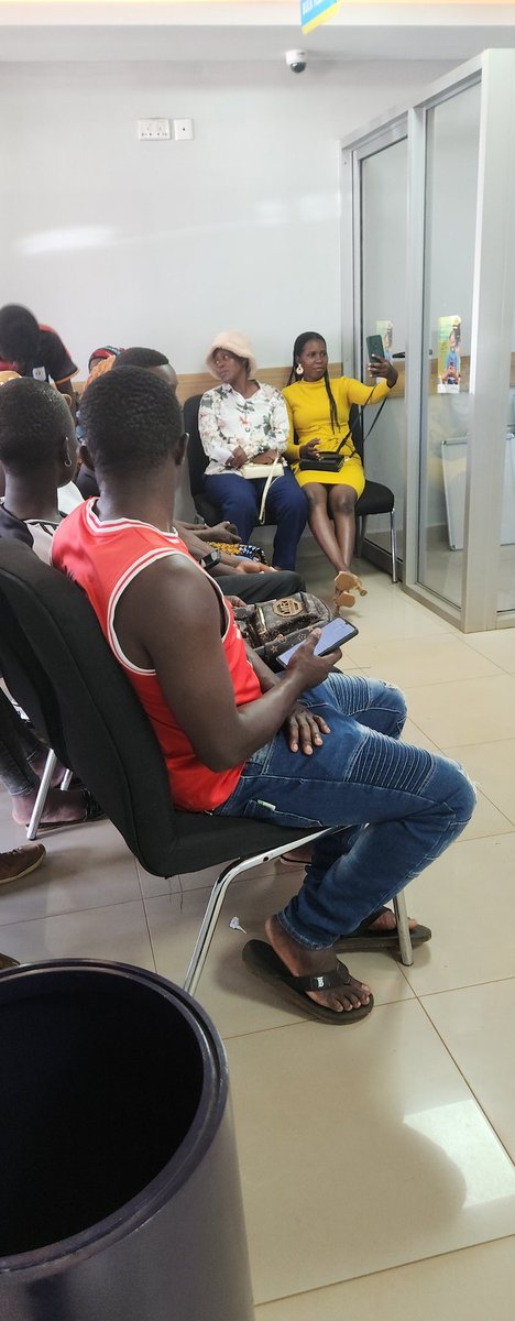 KuleBryn's tweet photo. @pearlbank Nsangi
One teller, 30 people 
No explanations https://t.co/Xi0IRsVMnk