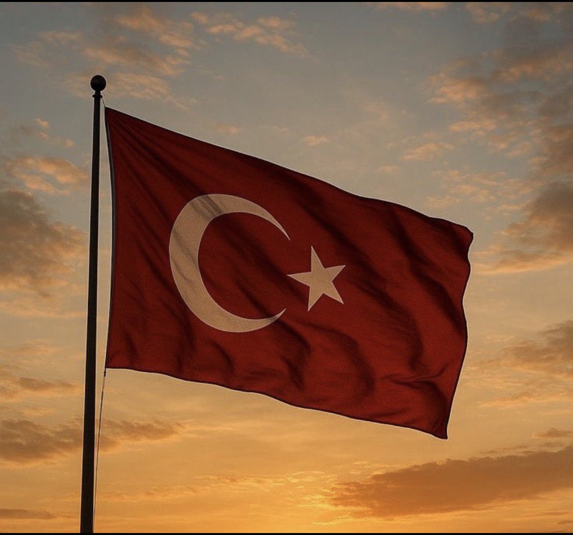 #BayrakNamustur Bir bayraktan fazlası…
Bağımsızlığın, mücadelenin ve onurun simgesi.”