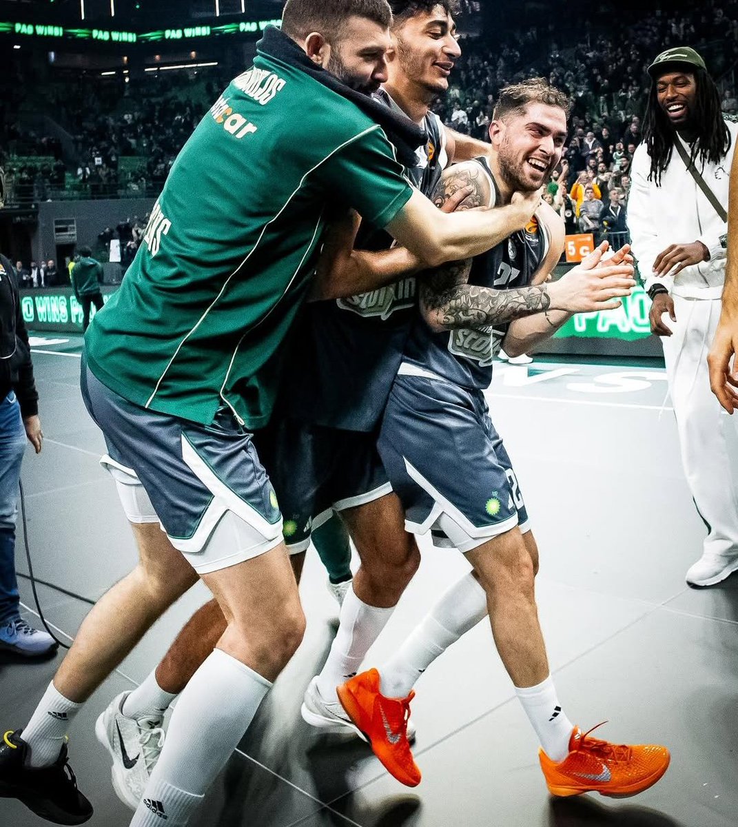 Obradovicc13's tweet photo. 💚💚 https://t.co/JMWSjeA7vk