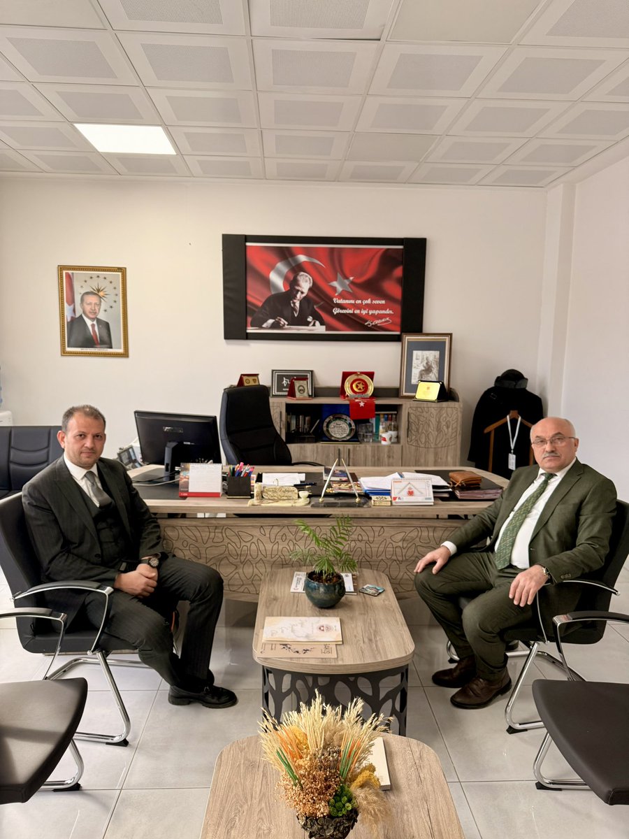 Bölge Müdürümüz Sayın Halil Alper, İl Millî Eğitim Müdür Yardımcısı Sayın Yaşar Dolapçı ile kurumlar arası iş birliği kapsamında bir araya gelerek 
istişarelerde bulundu.

Nazik ev sahiplikleri ve misafirperverlikleri için kendilerine teşekkür ederiz.

<a href="/ha1per/">Halil Alper</a> 
<a href="/sinanaksu/">Sinan Aksu</a>
